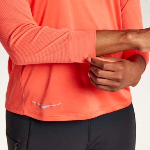 HOKA Performance 3/4 Sleeve - Picture 3 of 6